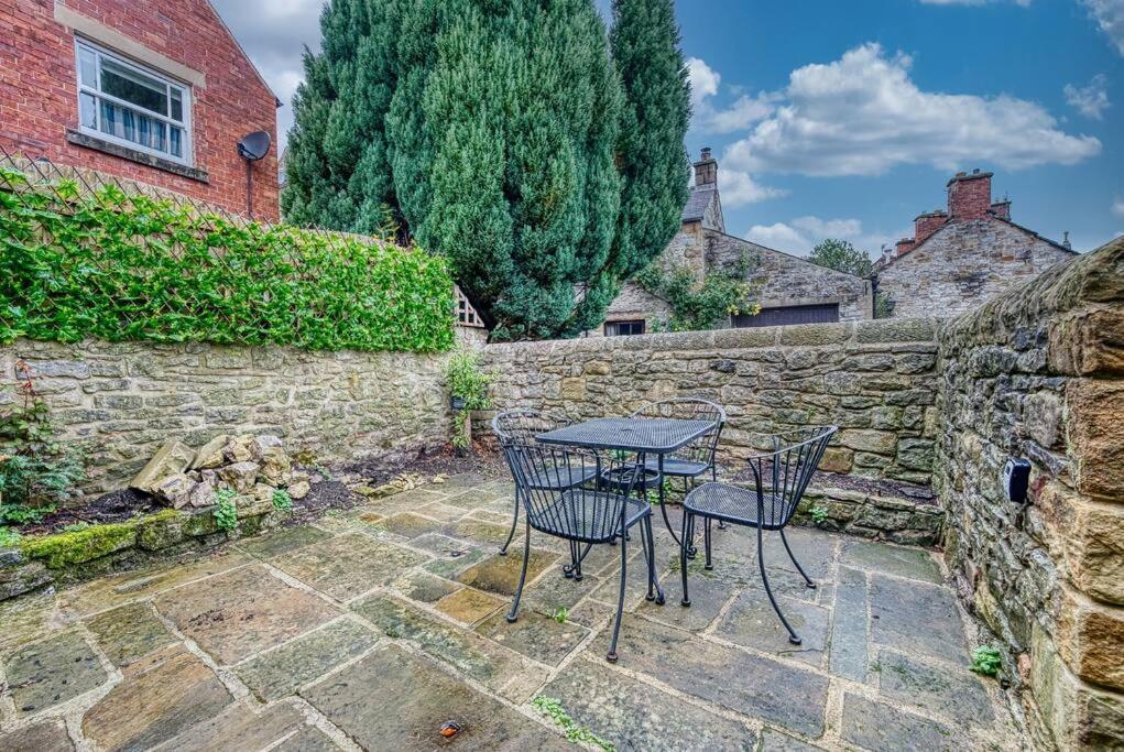 Delightful Two-Bedroom Cottage In The Heart Of Bakewell Exterior photo
