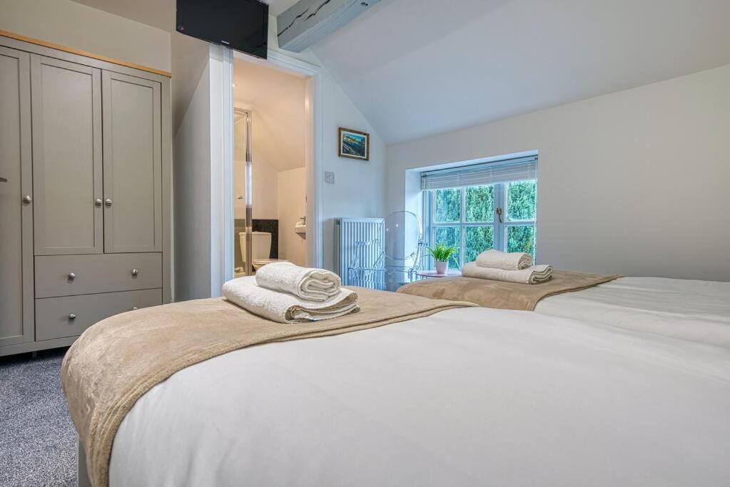 Delightful Two-Bedroom Cottage In The Heart Of Bakewell Exterior photo