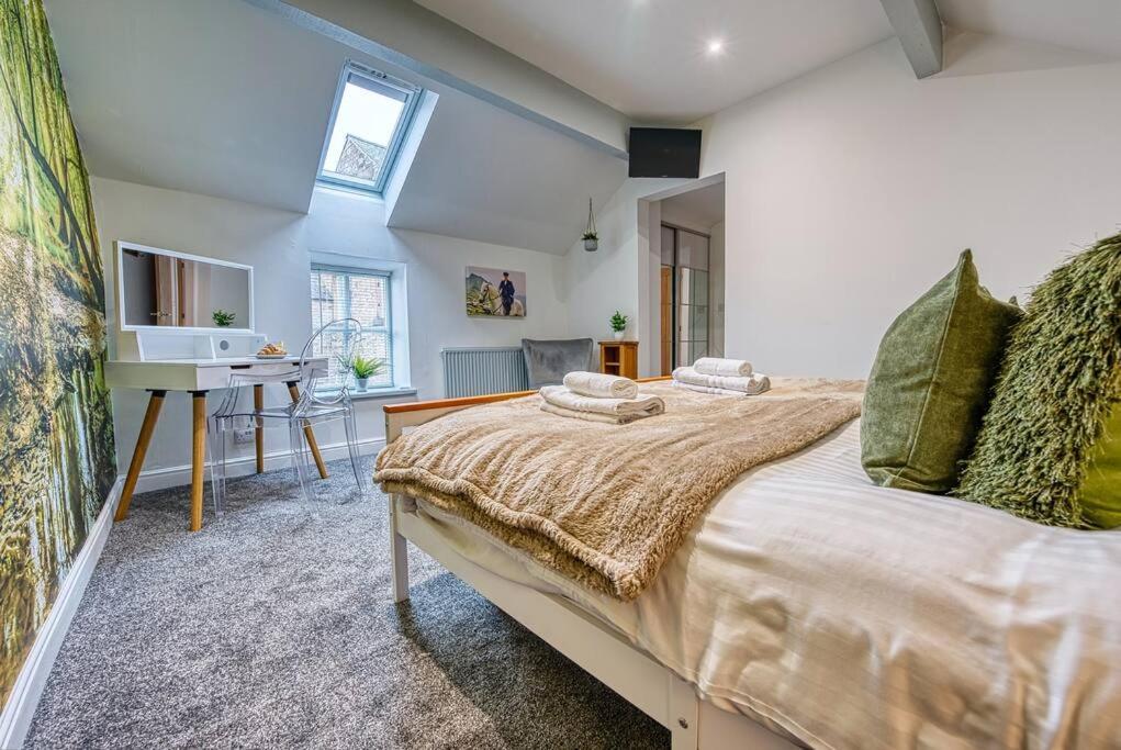 Delightful Two-Bedroom Cottage In The Heart Of Bakewell Exterior photo