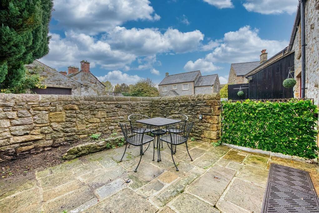Delightful Two-Bedroom Cottage In The Heart Of Bakewell Exterior photo
